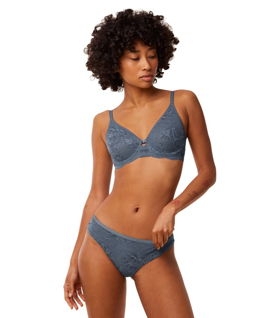 Majtki damskie Triumph Amourette Charm T Brazilian01