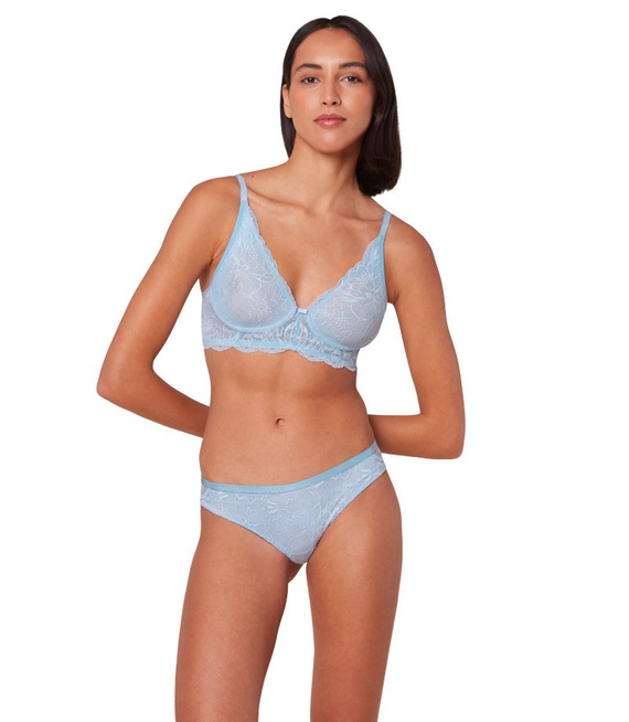 Majtki damskie Triumph Amourette Charm T Brazilian01