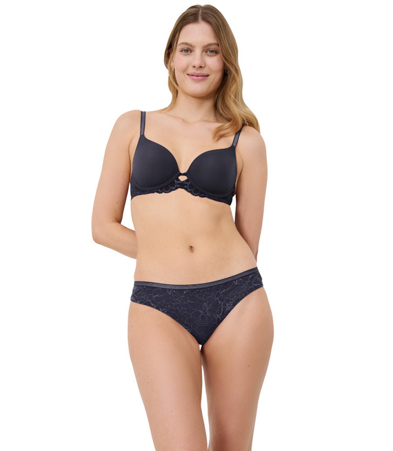 Majtki damskie Triumph Amourette Charm T Brazilian01