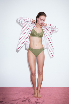 Biustonosz usztywniany na fiszbinie Triumph Amourette WHP