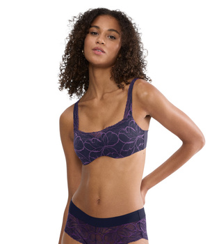 Biustonosz balkonetka Triumph Body Make-Up Illusion Lace Balconette