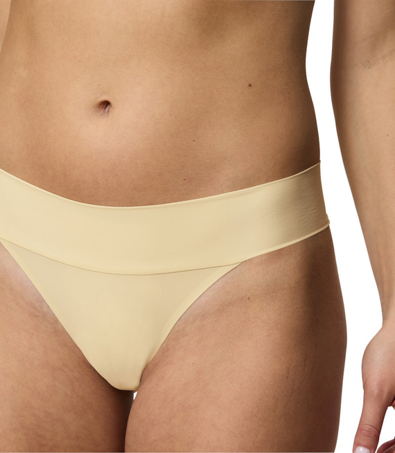 Majtki damskie Triumph Body Make-Up Illusion String EX