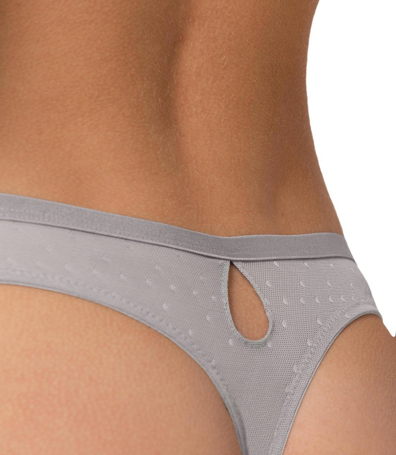 Triumph majtki damskie Tempting Tulle_01 String