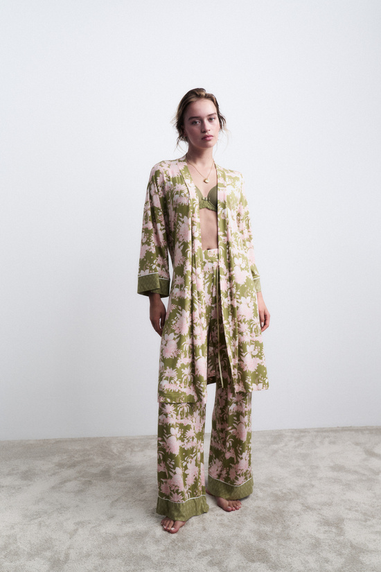 Triumph szlafrok damski Aura Spotlight Robe 01