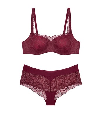 Triumph komplet bielizny Body Make-Up Illusion Lace balkonetka i shorty